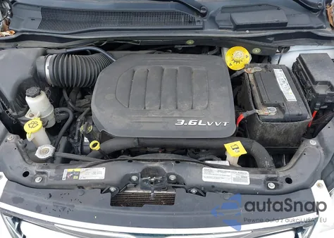 2016 Chrysler Town & Country Touring z USA, uszkodzony, nr VIN 2C4RC1BGXGR222379